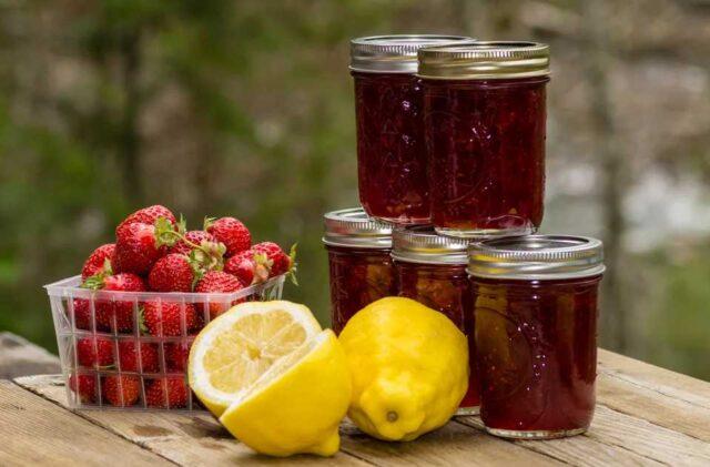 Recipes for strawberry jam with lemon for the winter