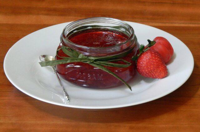 Recipes for strawberry jelly with gelatin for the winter