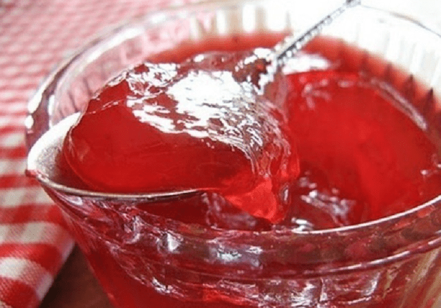 Recipes for strawberry jelly with gelatin for the winter