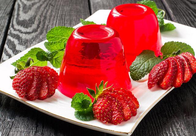 Recipes for strawberry jelly with gelatin for the winter