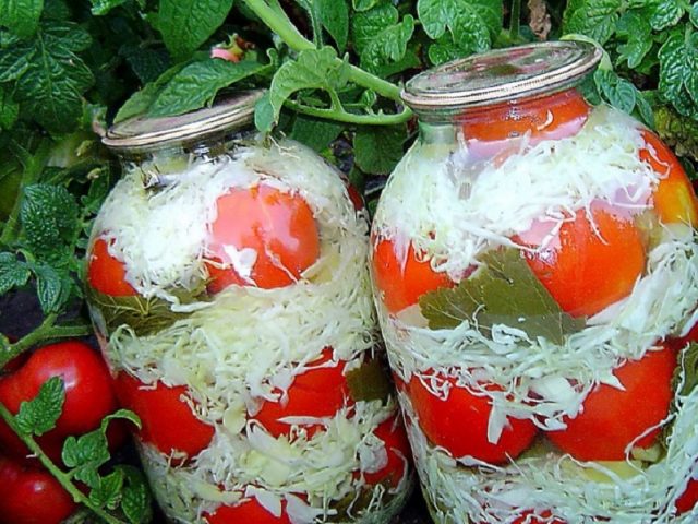 Recipes tomato with cabbage in a jar