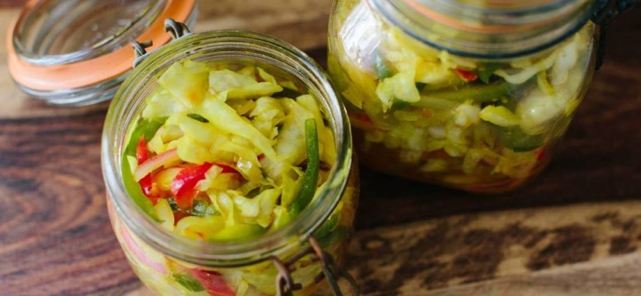 Recipes tomato with cabbage in a jar