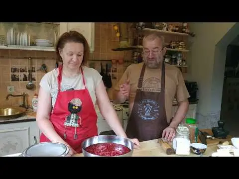 Red and blackcurrant chutney