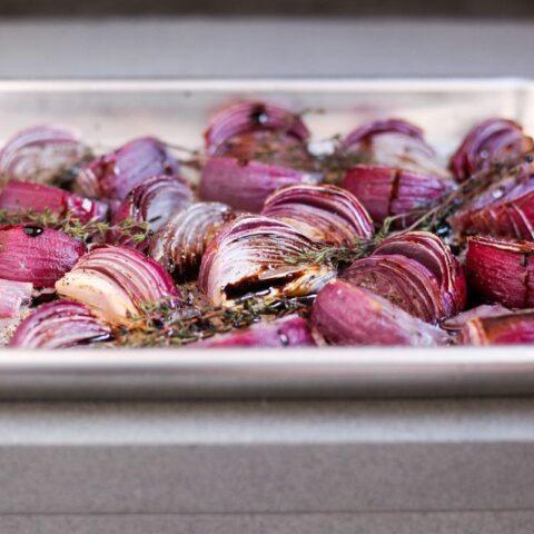 Red (purple) onion: health benefits and harms for women and men, composition