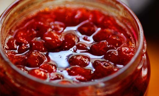 Red rowan jam at home