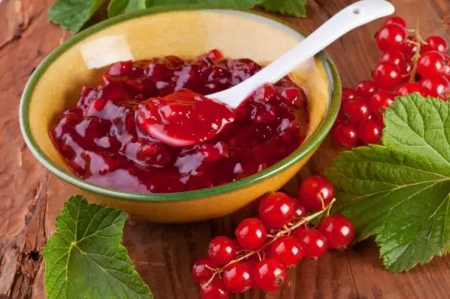 Redcurrant jam in a slow cooker Redmond, Panasonic, Polaris