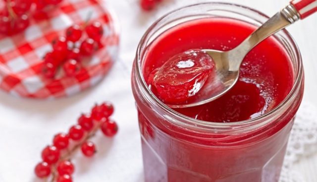 Redcurrant jam recipes: thick, with blueberries, apricots, lemon