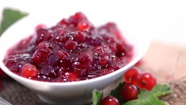 Redcurrant jam recipes: thick, with blueberries, apricots, lemon