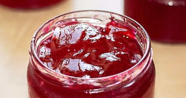 Redcurrant jam recipes: thick, with blueberries, apricots, lemon