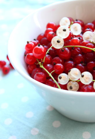 Redcurrant jam recipes: thick, with blueberries, apricots, lemon