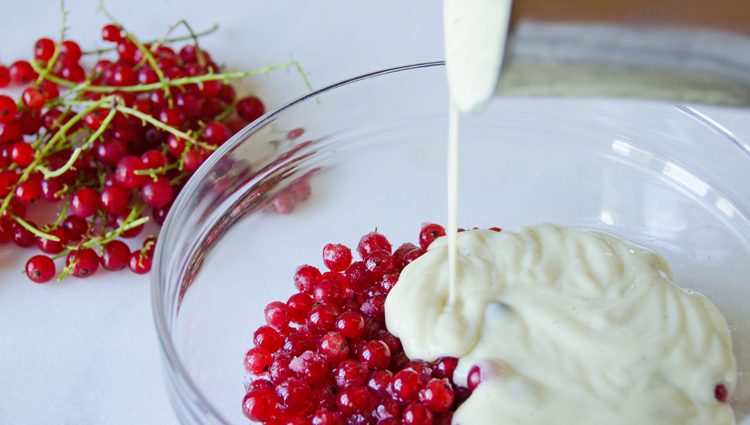 Redcurrant pouring at home