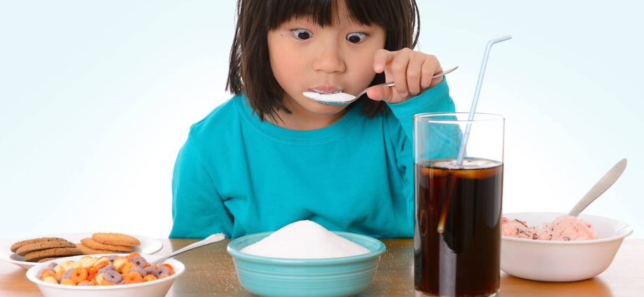 Research: Young children eat too much salt and sugar