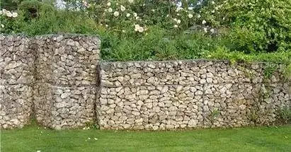 Retaining walls in landscape design