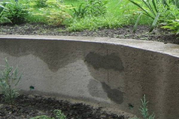 Retaining walls in landscape design