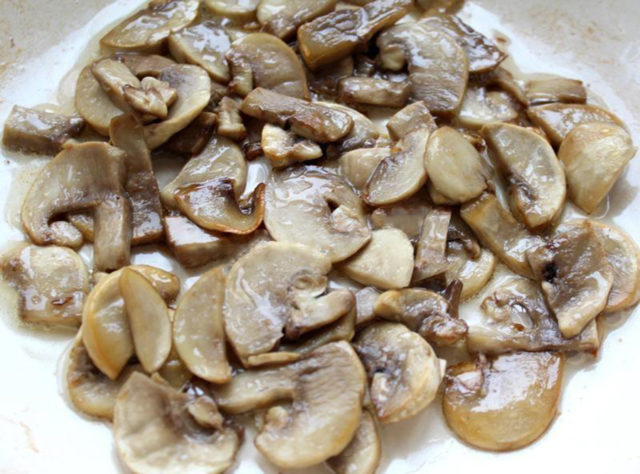 Risotto with porcini mushrooms: recipes with photos