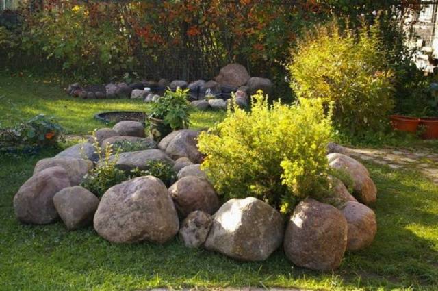 Rockeries in landscape design + photo