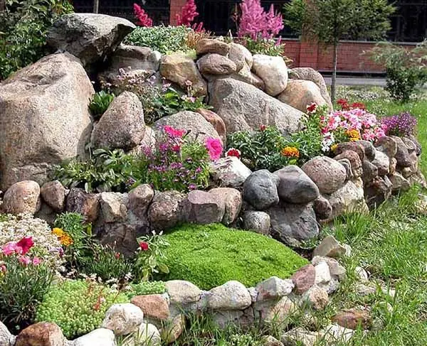 Rockeries in landscape design + photo