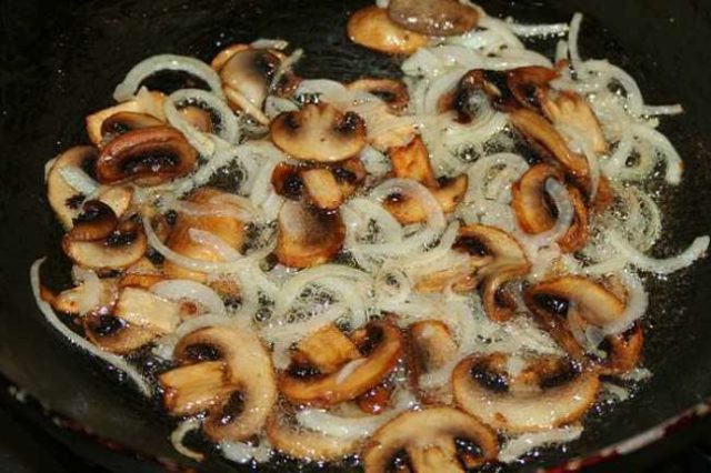 Salad Fox coat: recipes with mushrooms, with chicken