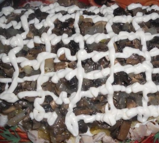 Salad Fox coat: recipes with mushrooms, with chicken