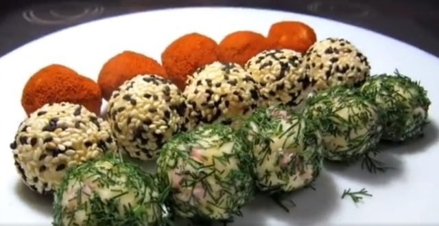 Salad in the form of a ball for the New Years table