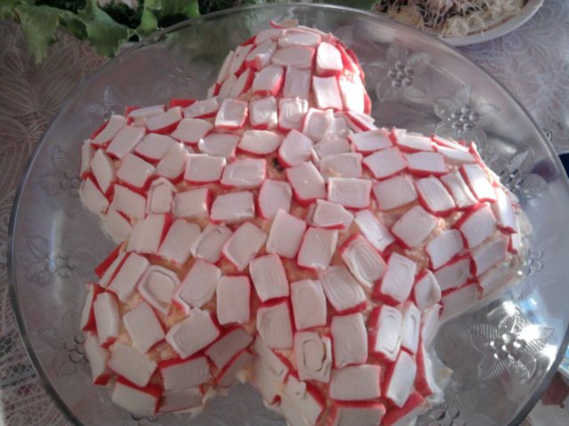 Salad Starfish: with red fish, caviar, shrimps