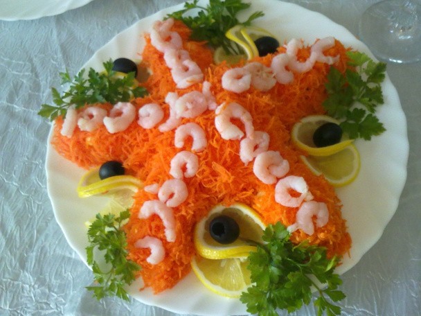 Salad Starfish: with red fish, caviar, shrimps