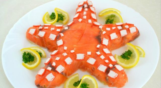 Salad Starfish: with red fish, caviar, shrimps