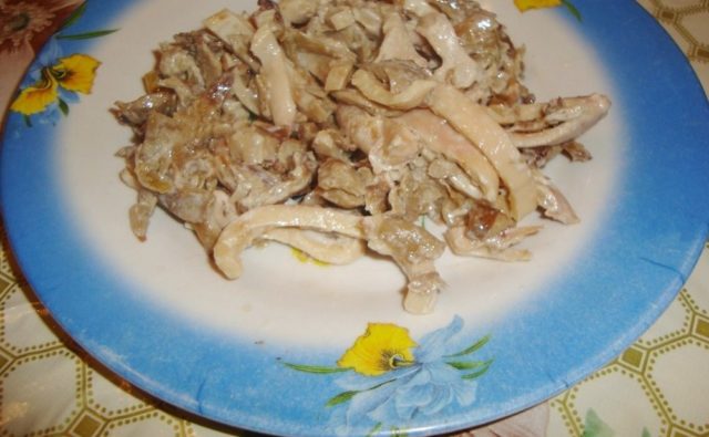 Salad with oyster mushrooms: simple cooking recipes with photos for every day and for the winter