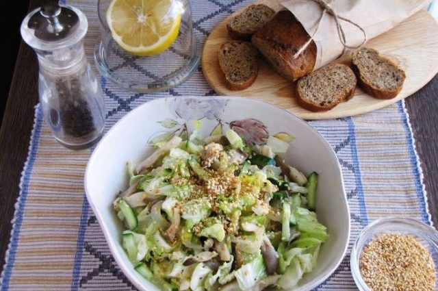 Salad with oyster mushrooms: simple cooking recipes with photos for every day and for the winter