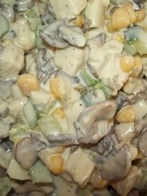 Salads with fried champignons: a selection of recipes