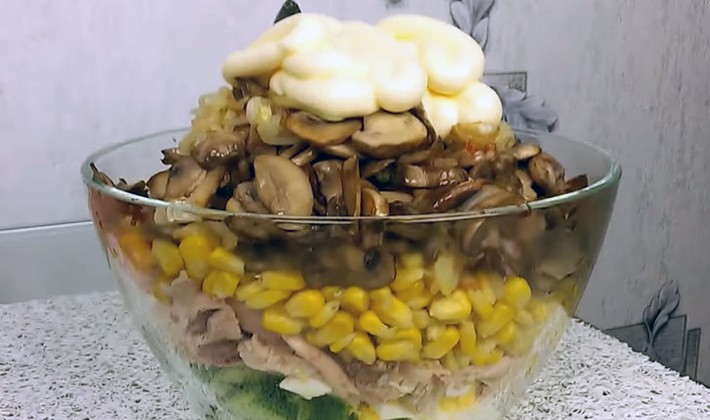 Salads with fried champignons: step by step recipes