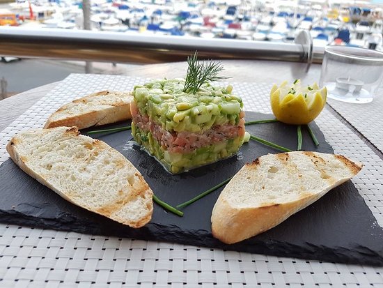 Salmon tartare with avocado