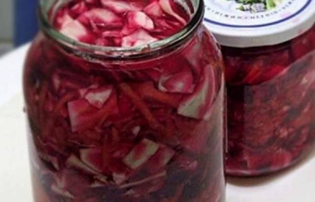 Salted cabbage with beets