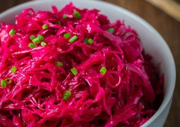 Salted cabbage with instant beetroot