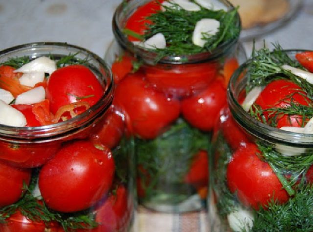 Salted tomatoes with mustard