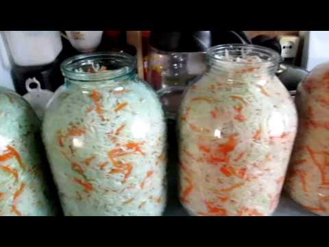 Salting cabbage in a hot way with vinegar