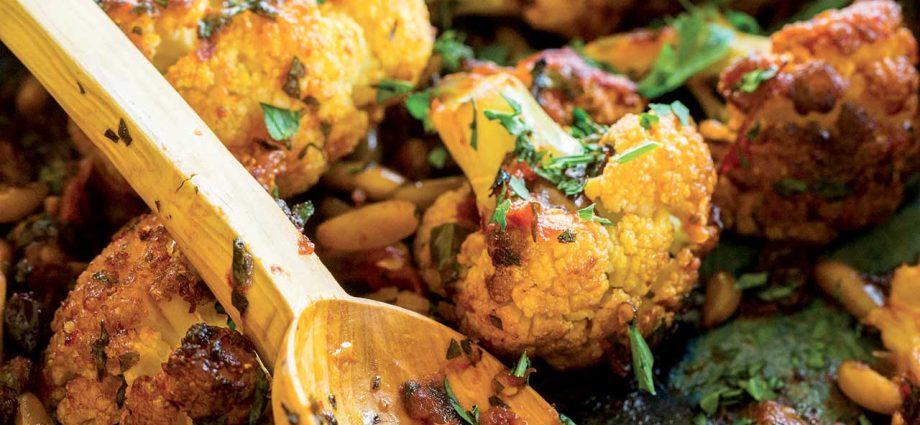 Salting cauliflower in Armenian style