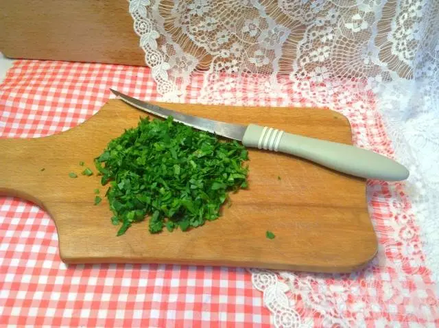 Salting parsley for the winter