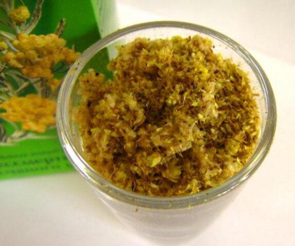 Sandy immortelle: photo and description of flowers, recipes, application, reviews