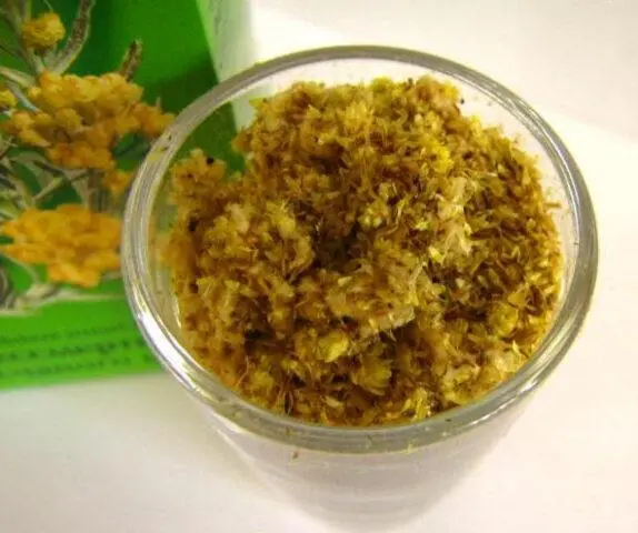 Sandy immortelle: photo and description of flowers, recipes, application, reviews