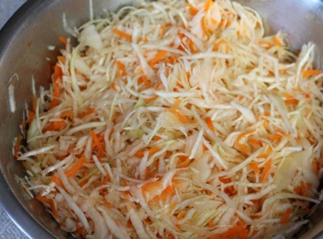 Sauerkraut: a classic recipe for a 3 liter jar