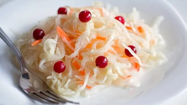 Sauerkraut for the winter at home