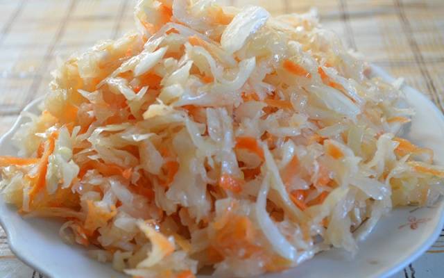 Sauerkraut for the winter at home