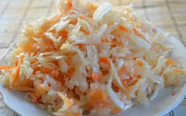 Sauerkraut for the winter at home