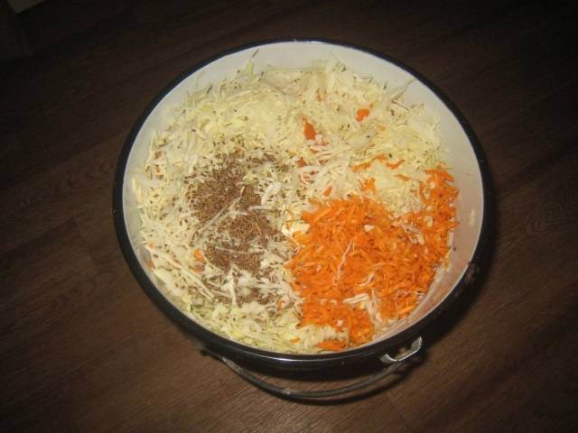 Sauerkraut with carrots