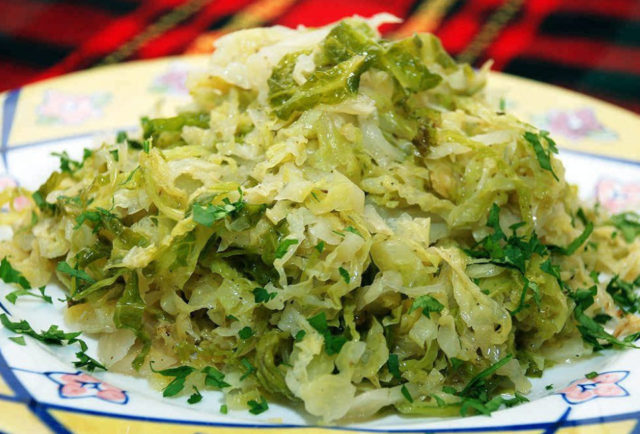 Savoy cabbage: benefits and harms, cooking recipes