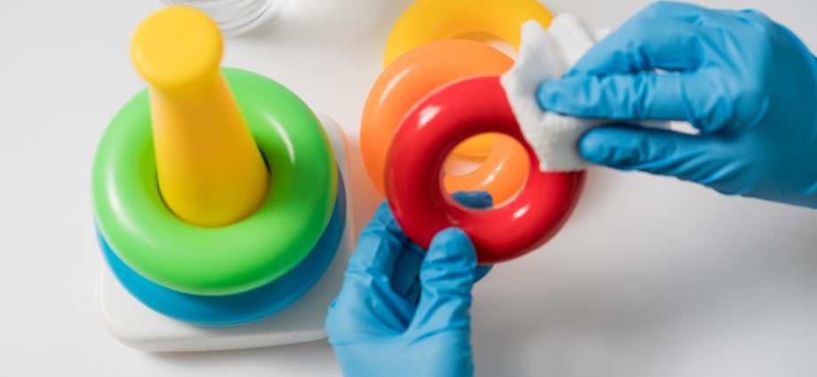 Scientists advise to disinfect preschool toys