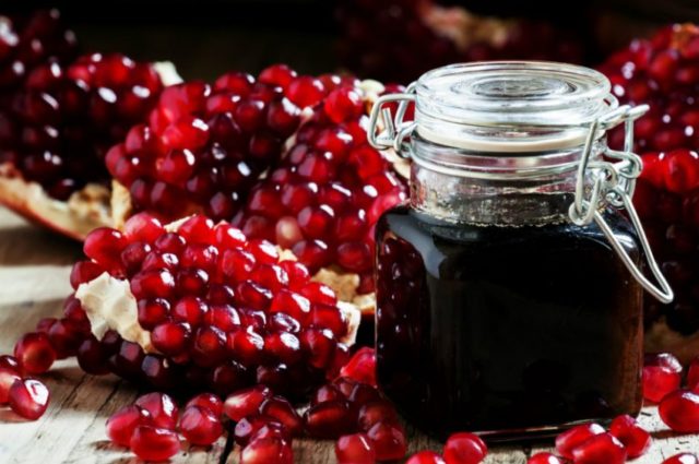 Seed pomegranate jam