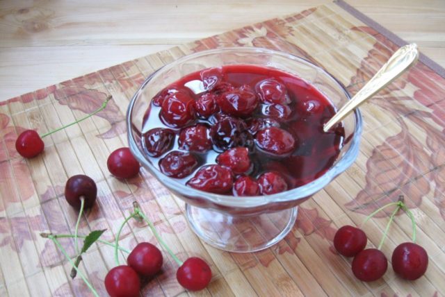 Seedless cherry jam: recipes for the winter, how to cook from fresh and frozen berries