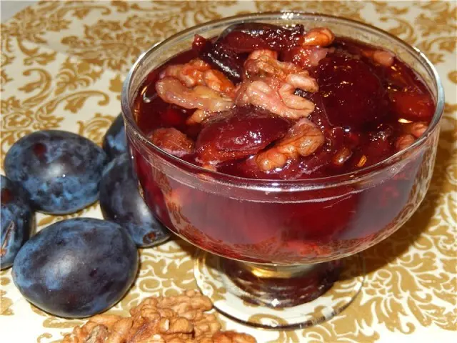 Seedless plum jam for the winter